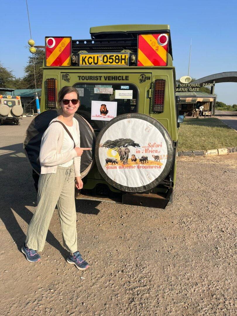 safari in africa LandCruiser_Cinthia